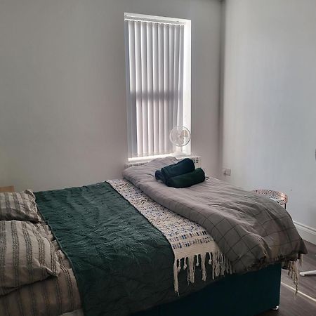 1 Bed Flat, Airport Pick, Drop Available Fibre Broadband, New, Washer Dryer, 10 Mins From City Centre Dartford Exterior foto