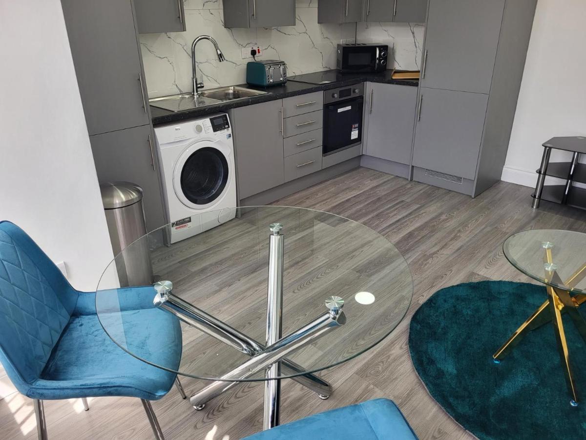 1 Bed Flat, Airport Pick, Drop Available Fibre Broadband, New, Washer Dryer, 10 Mins From City Centre Dartford Exterior foto